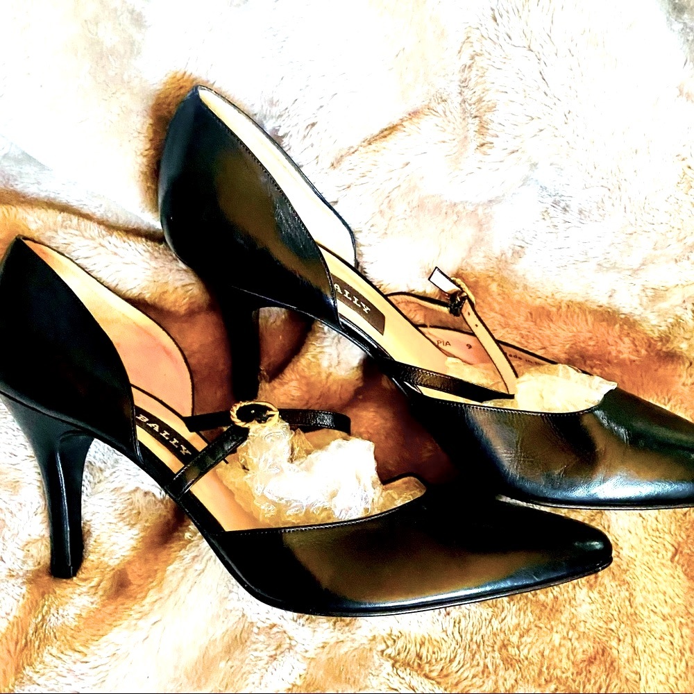 Bally Switzerland Pia Black Italian Leather Cross Strap Heels